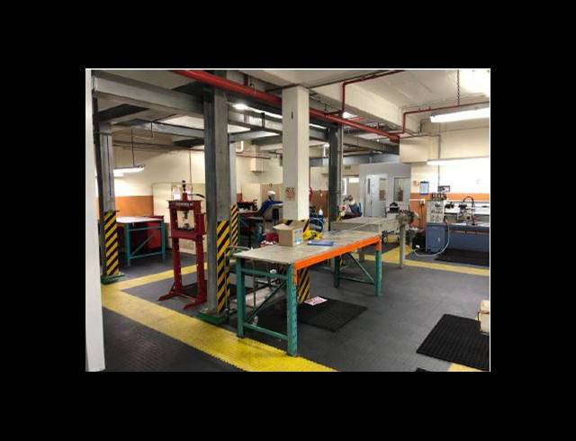 9,632M² WAREHOUSE FOR SALE IN PAROW INDUSTRIAL